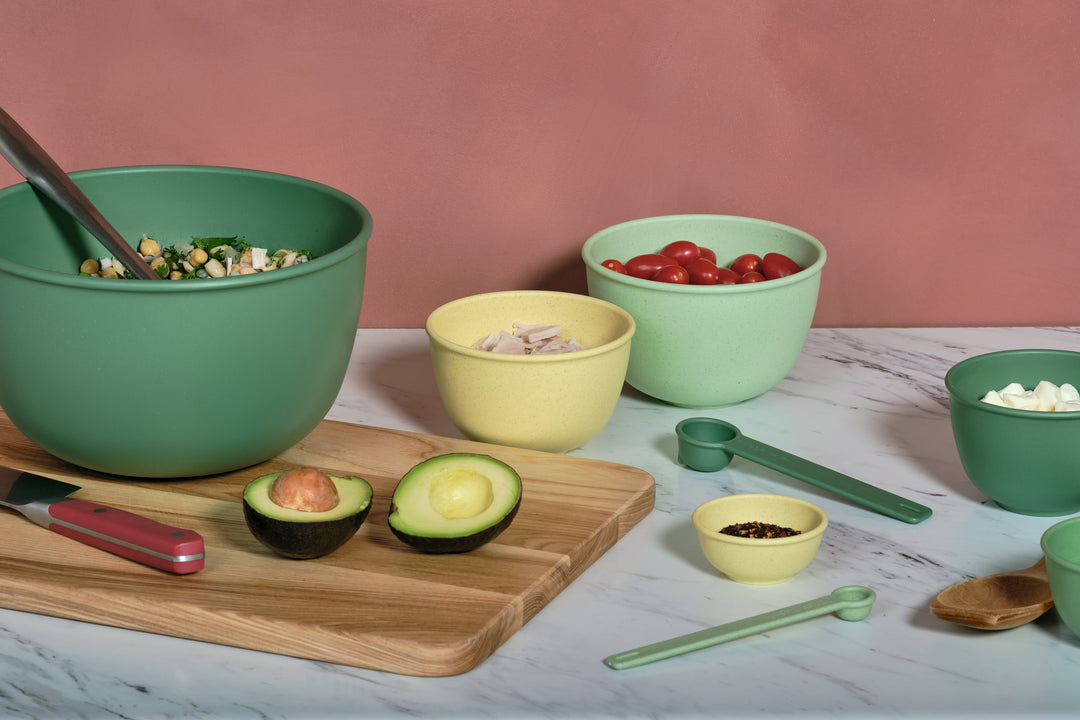 The Kitchn's Fresh Guacamole 5 Piece Astrik Mixing Bowls